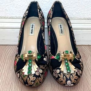 Miu Miu Authentic Pumps FW 2016 Gigi Hadid Runway